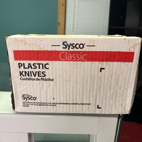 Plastic Knives
Never opened - Image 1