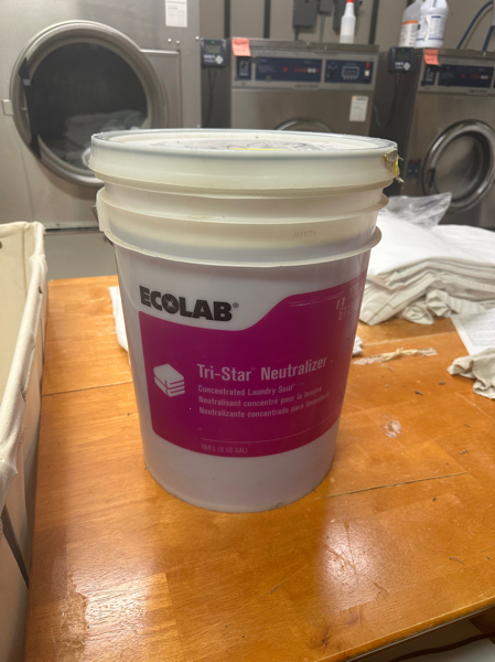 Ecolab Laundry Soap
Never Used
5 Gal - Image 1