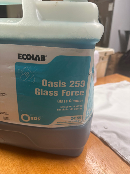 Ecolab
Glass Cleaner
- Image 1
