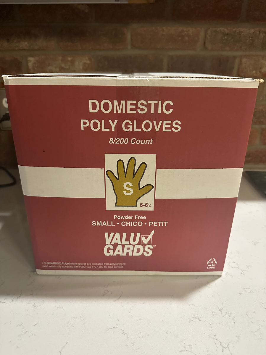 Small Poly Golves
1600 count - Image 1