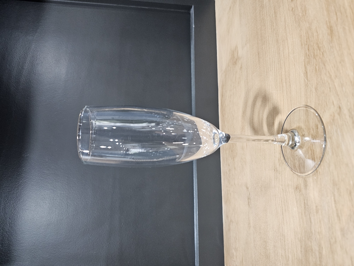 Champagne Flutes - Image 1