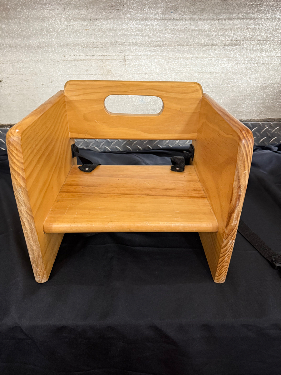 Booster seat - Image 1