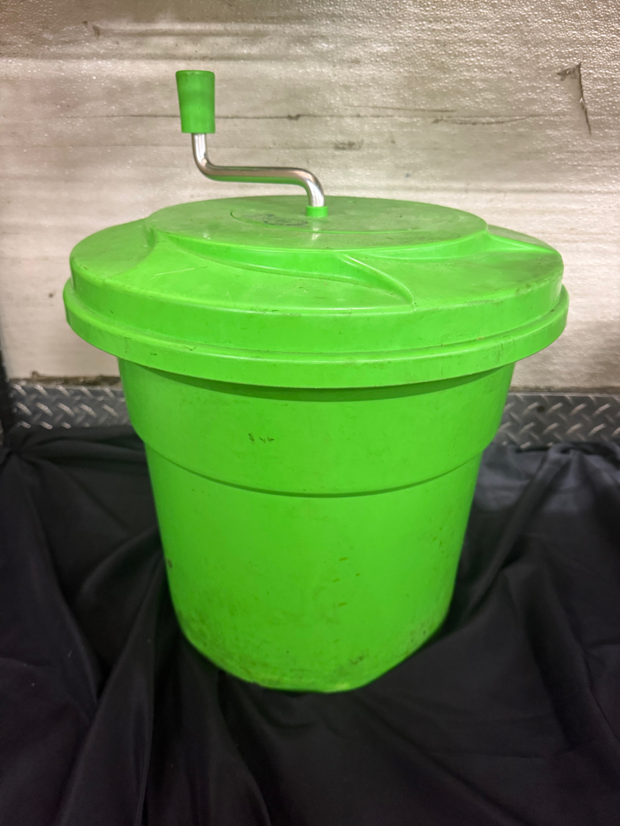 Commercial salad spinner - Image 1