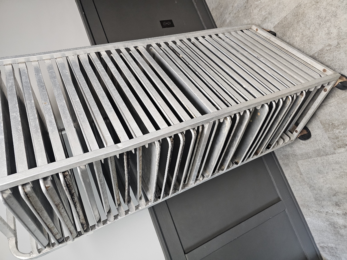 Sheet pan Cart with pans - Image 1
