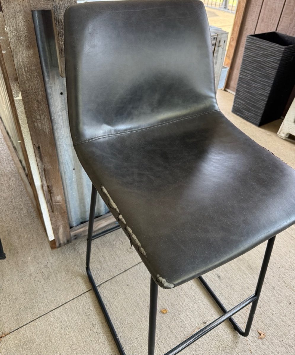 Restaurant Used
Bar stool QTY/18 - Image 1