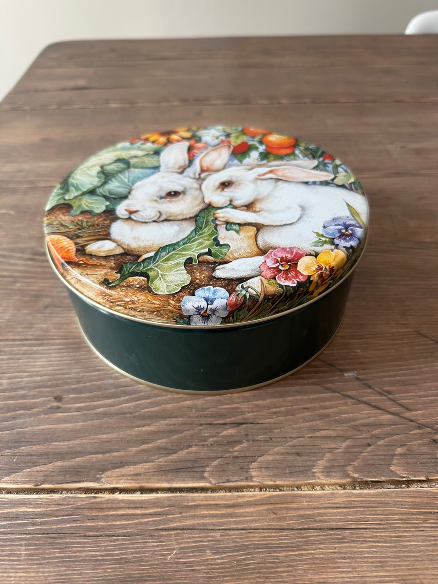 7” Tin with Lid - Image 1