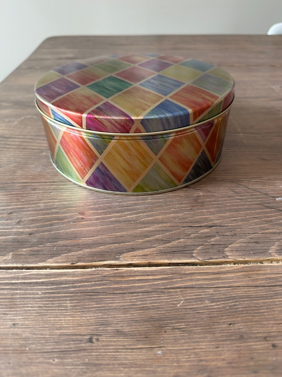 7” Tin with Lid - Image 1