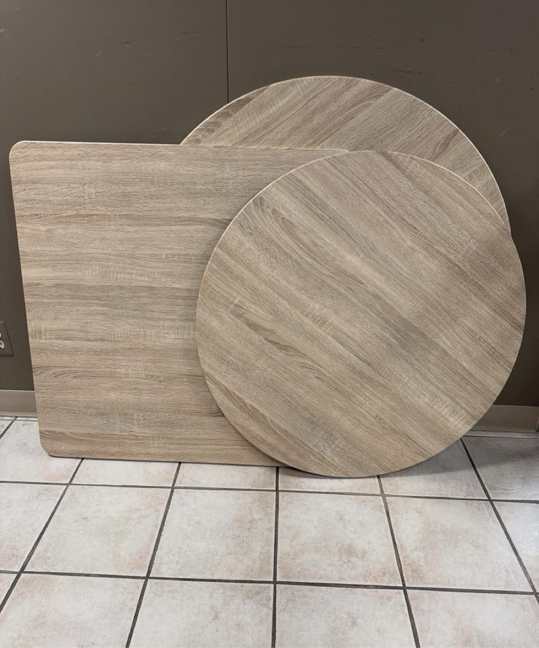 Table Top
36”x36” - Image 1