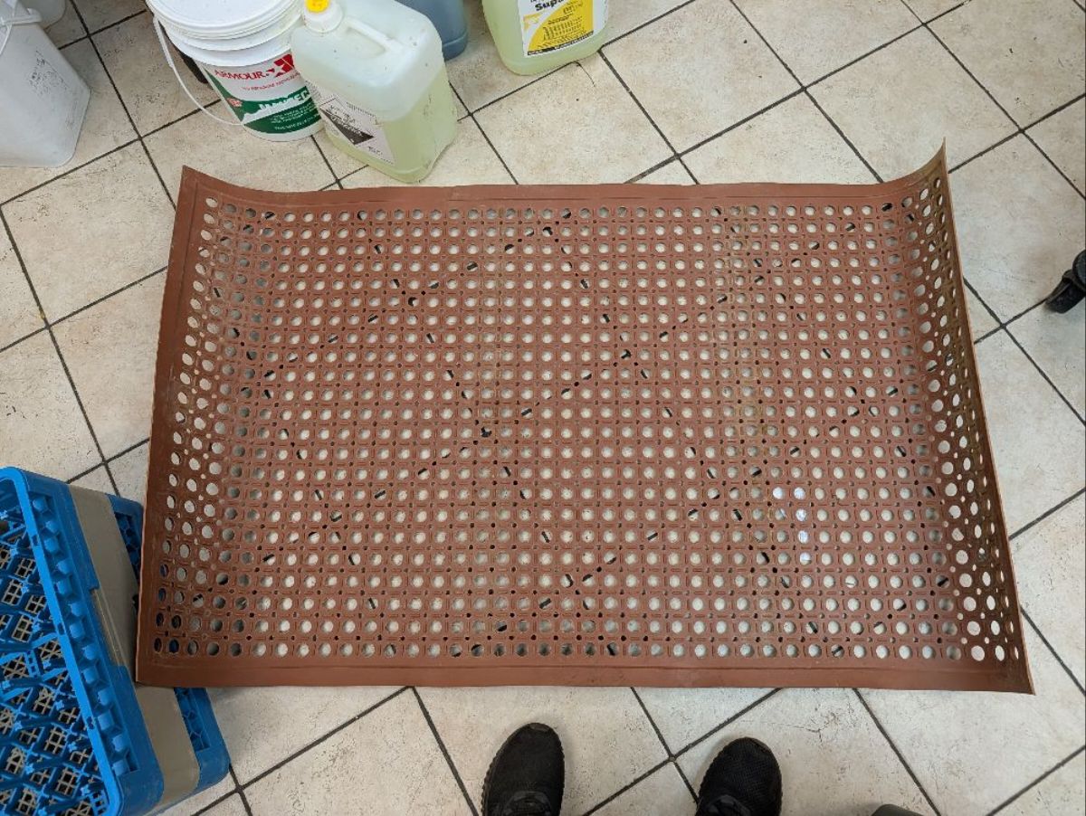 Grease Resistant Kitchen Floor Mat (Dish) - Image 1