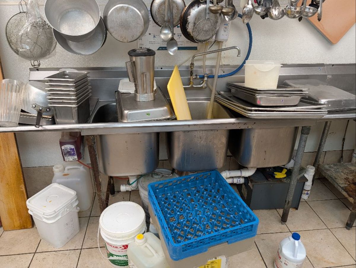 Three Compartment Sink with faucet - Image 1