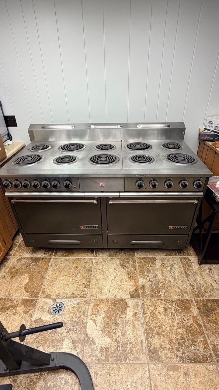 Commercial 3-Phase, 10 burner stovetop/oven - Image 1
