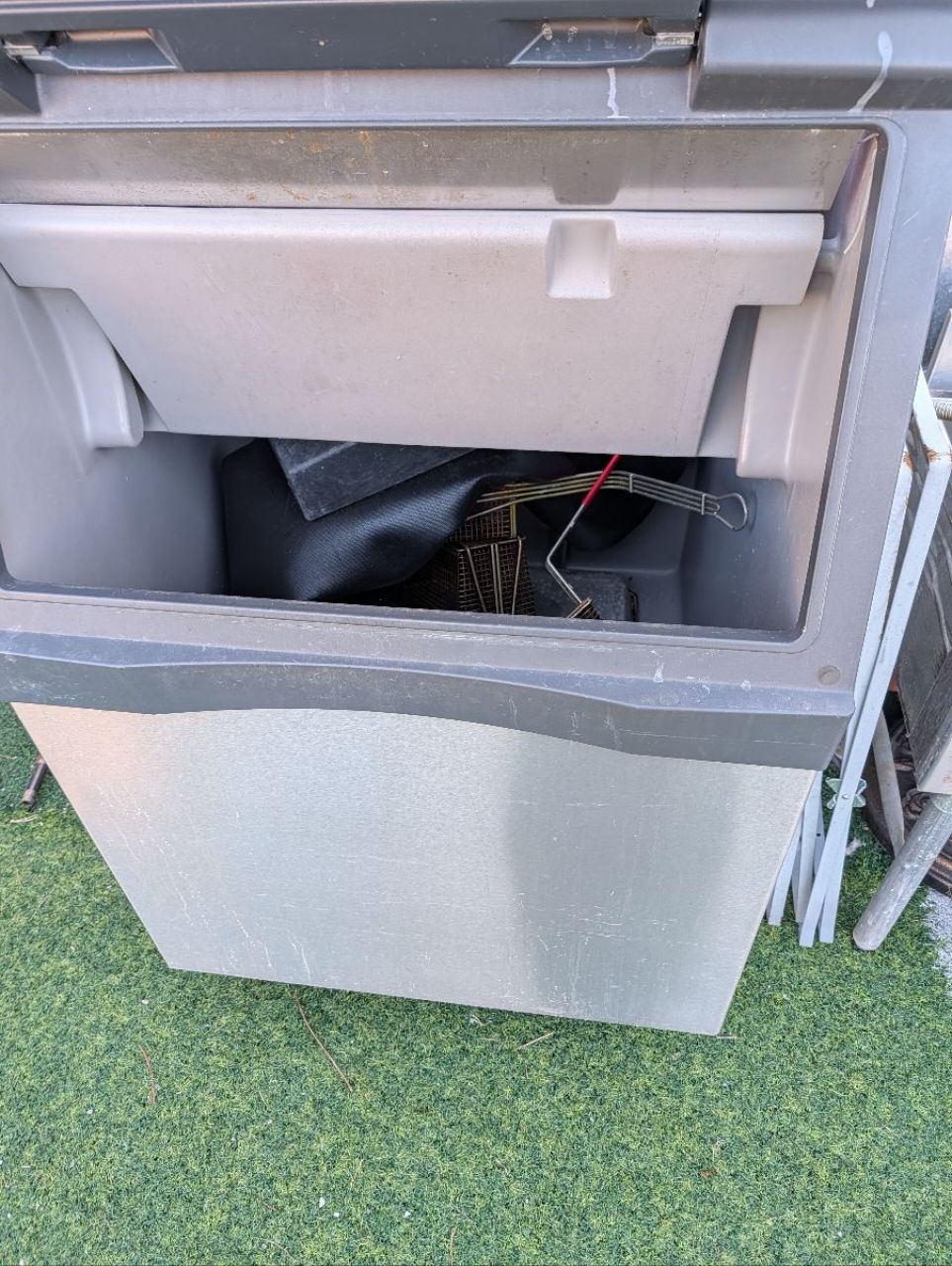 536lb. Ice Bin - Image 1