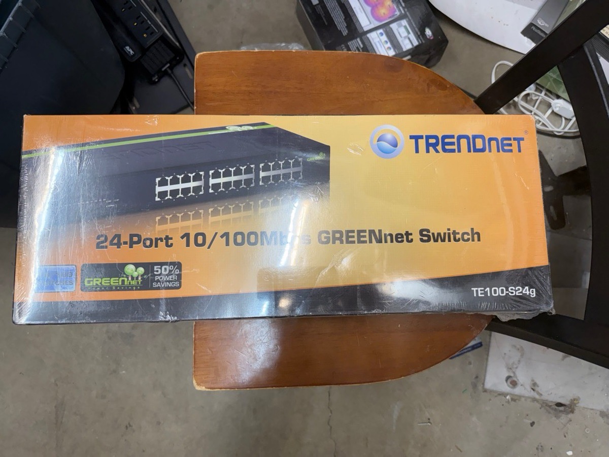 High-Speed Network Switch for Efficient Data Transfer - Image 1