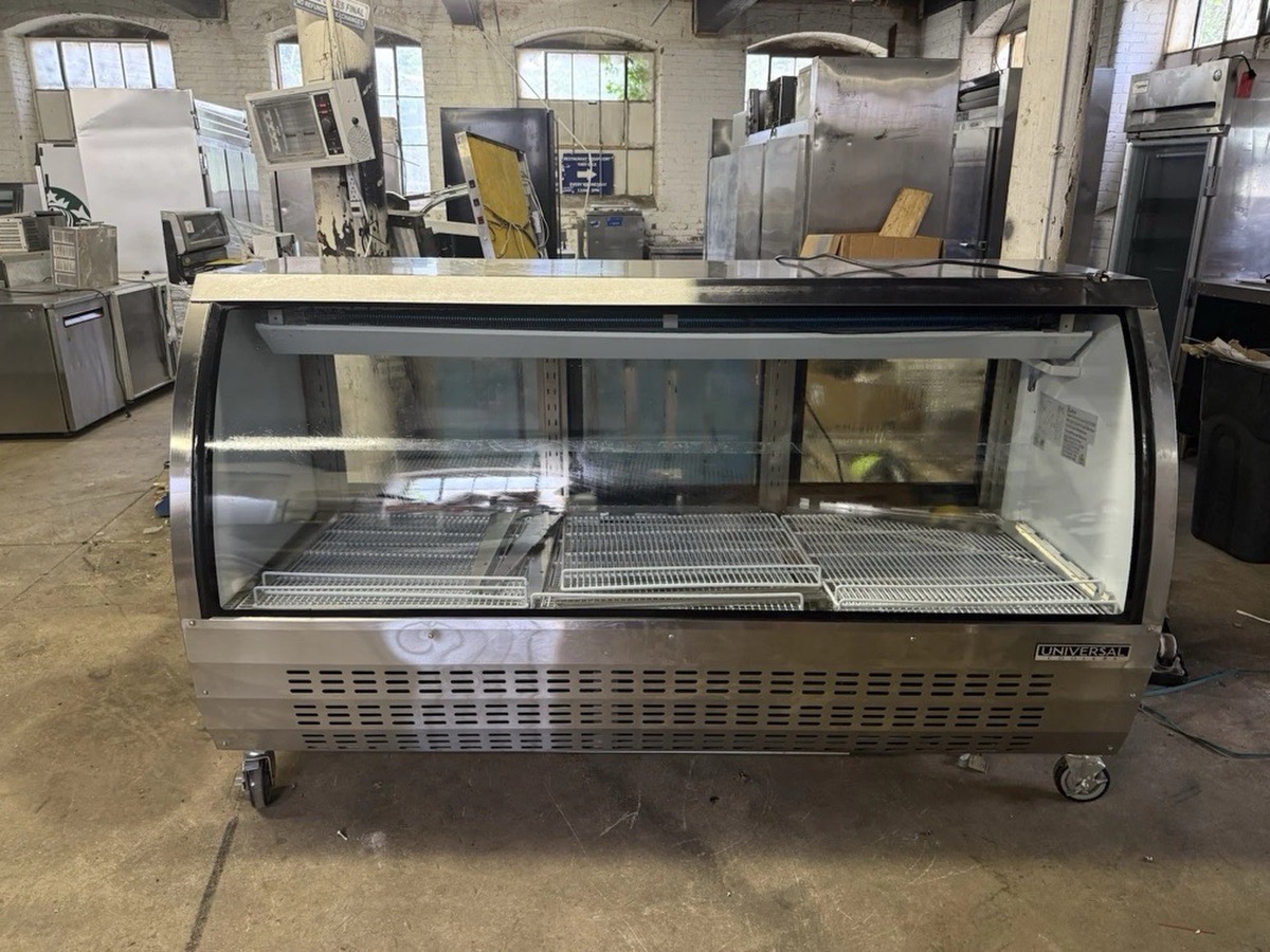 UNIVERSAL COOLERS FCI82 82” USED GLASS REFRIGERATED DISPLAY CASE - Image 1