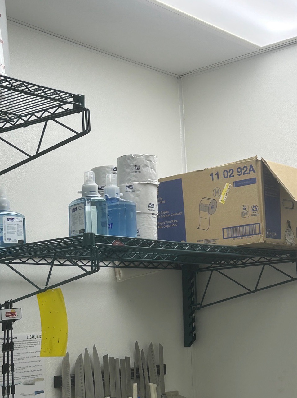 Metro Super Erecta Metroseal Green wall shelves - Image 1