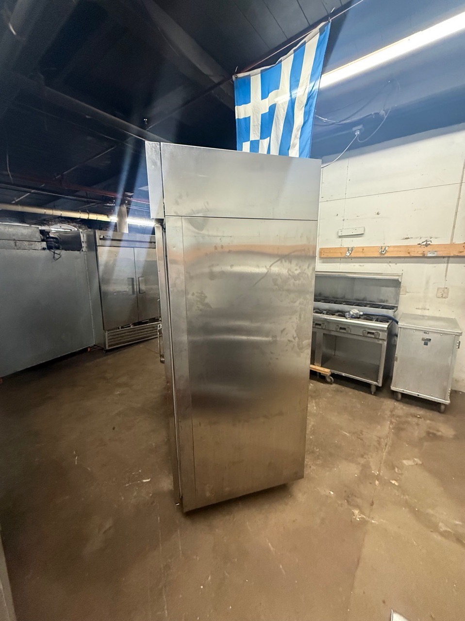 COMMERCIAL 3 DOOR REFRIGERATOR 72” USED - Image 9