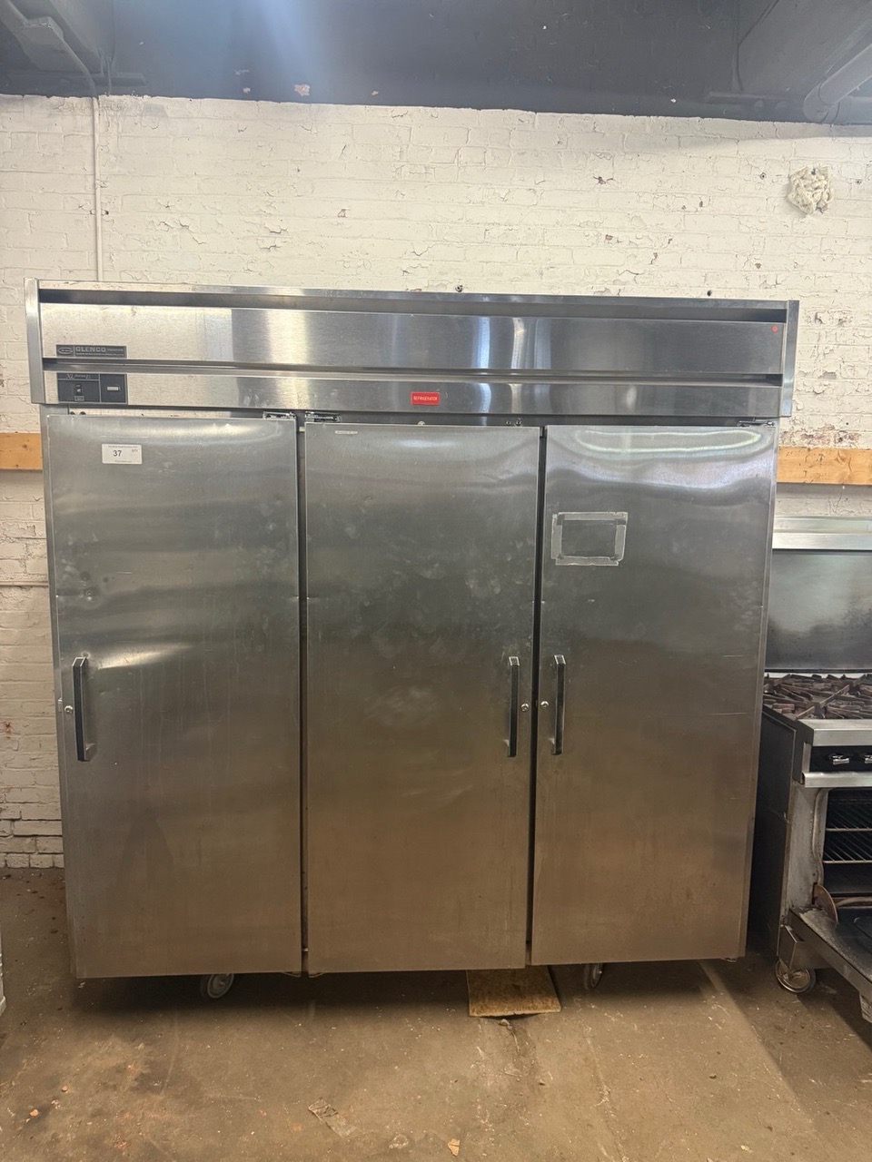 COMMERCIAL 3 DOOR REFRIGERATOR 72” USED - Image 10
