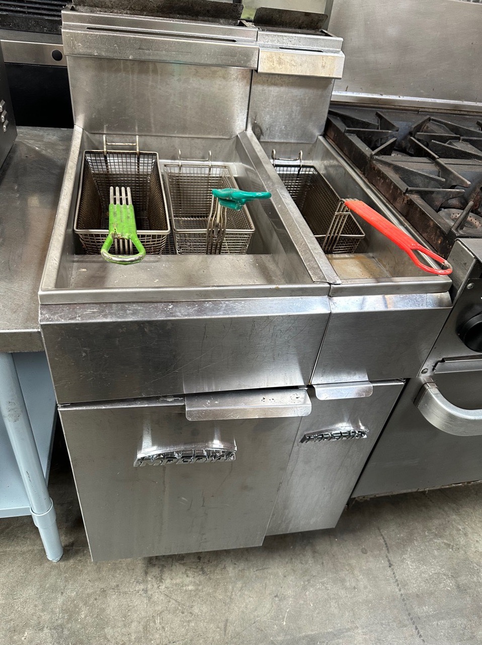 Imperial double gas fryer with baskets. 2,800.00 - Image 5
