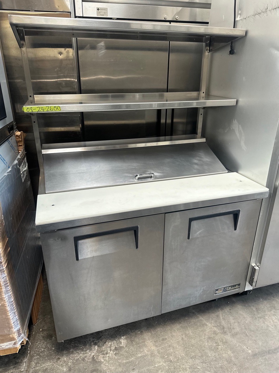 True TSSU-48-12-HC 48" TSSU Series Sandwich/Salad Prep Table w/ Refrigerated Base - Image 3