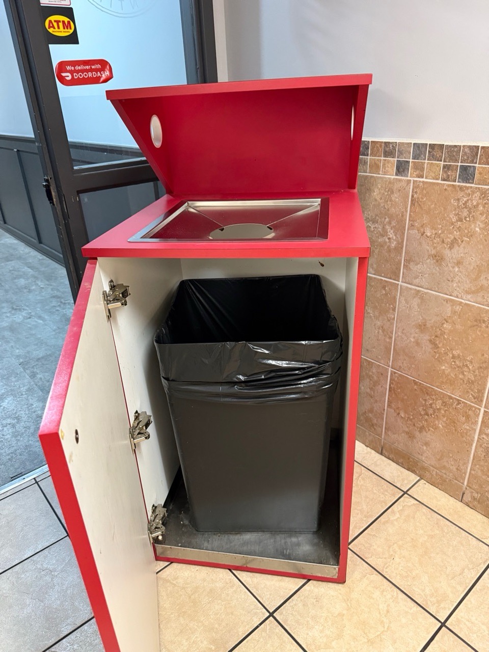 Commercial Trash bin - Image 3