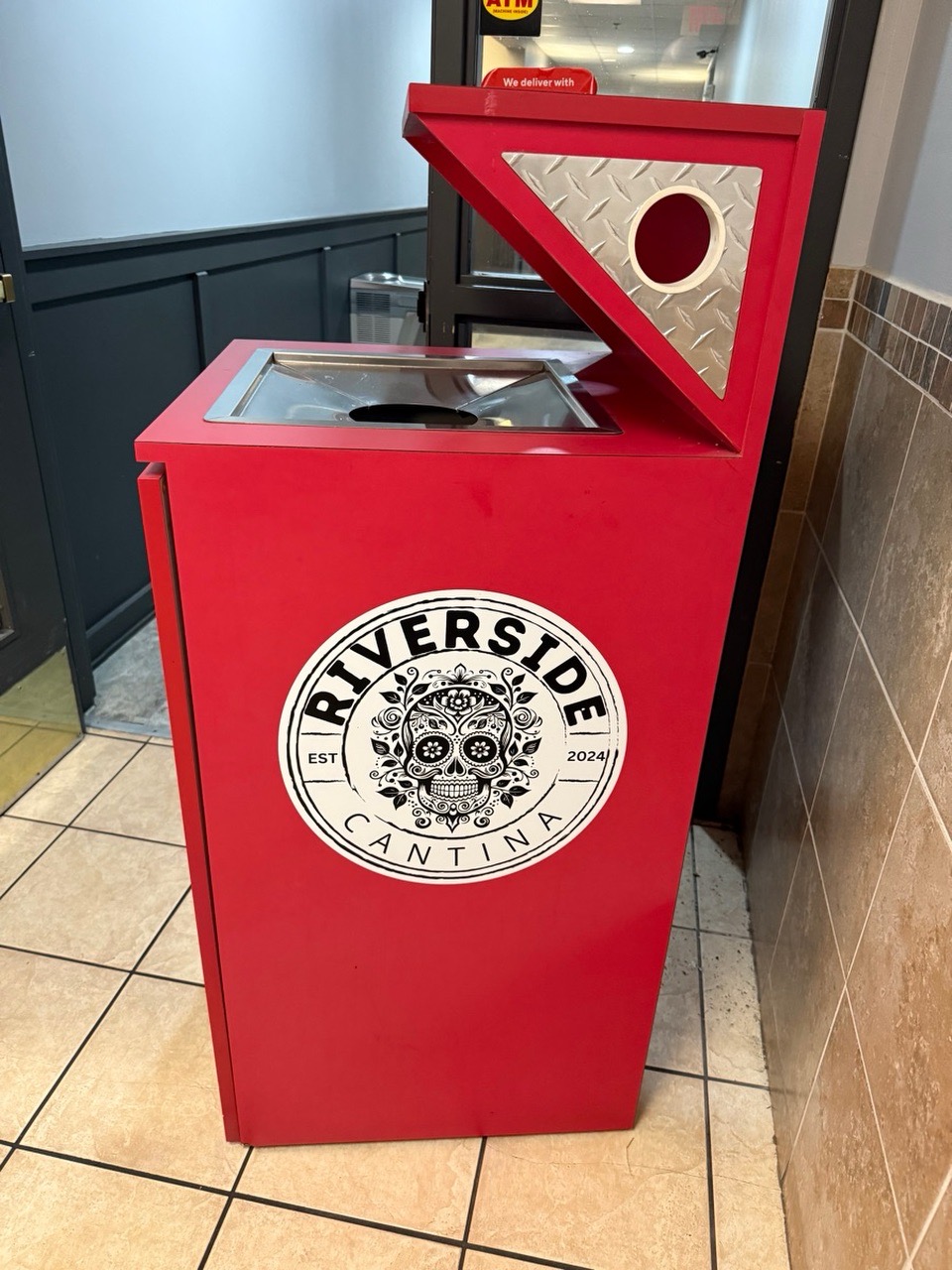 Commercial Trash bin - Image 5
