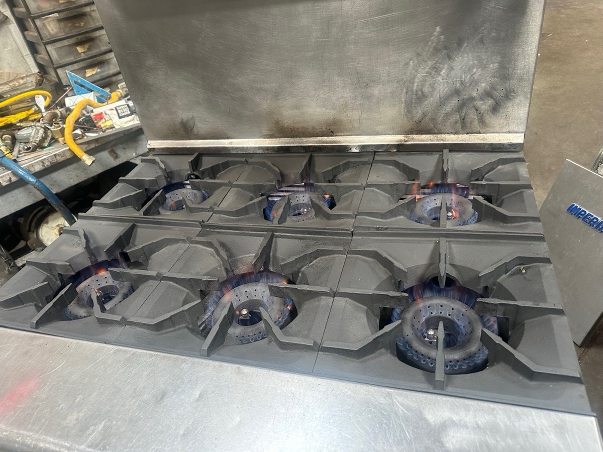 American Range AR-6 36" Natural Gas 6-Burner Range with Standard Oven - 227,000 BTU - Image 4