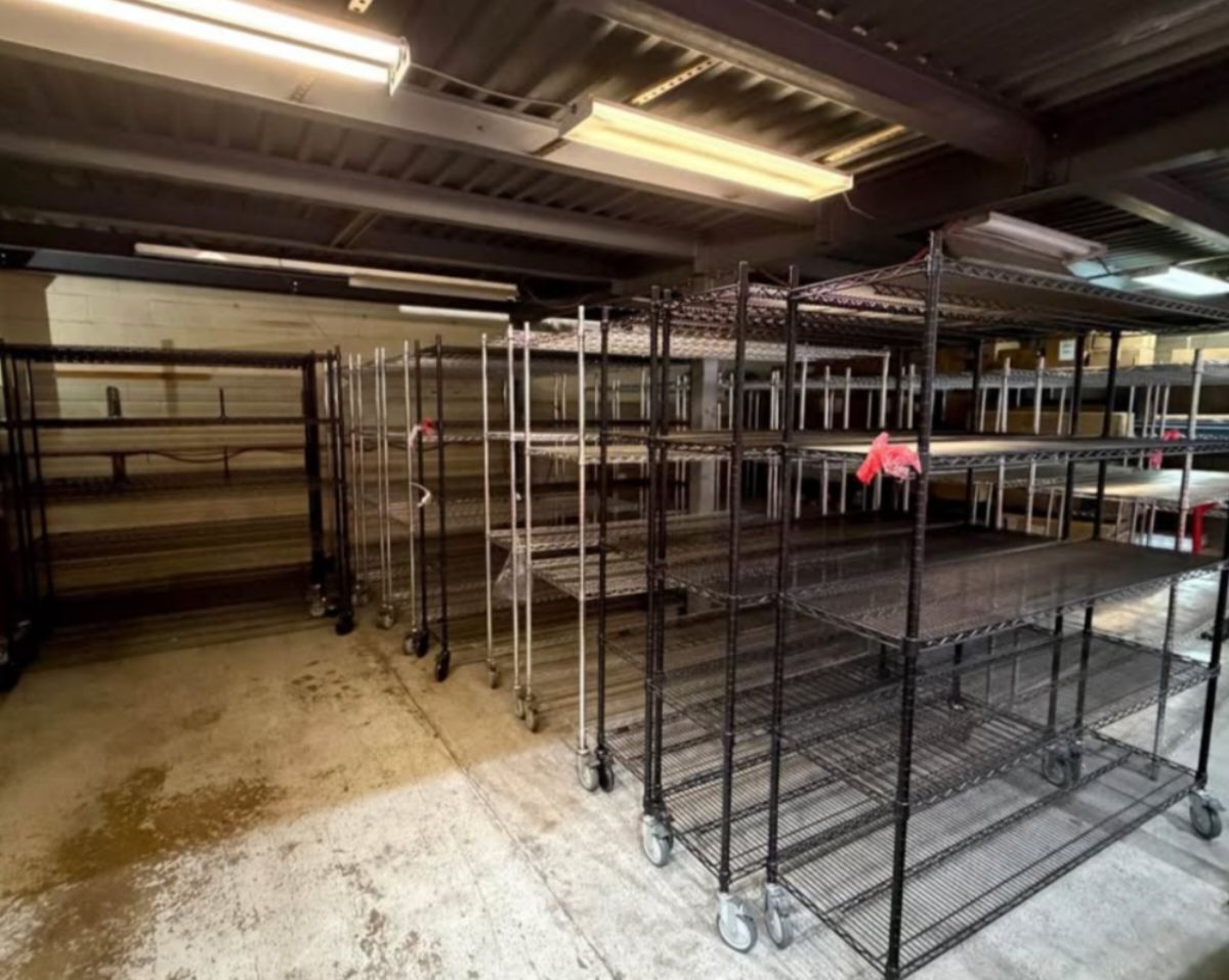 6ft Metro Wire Racks $200 - Image 2