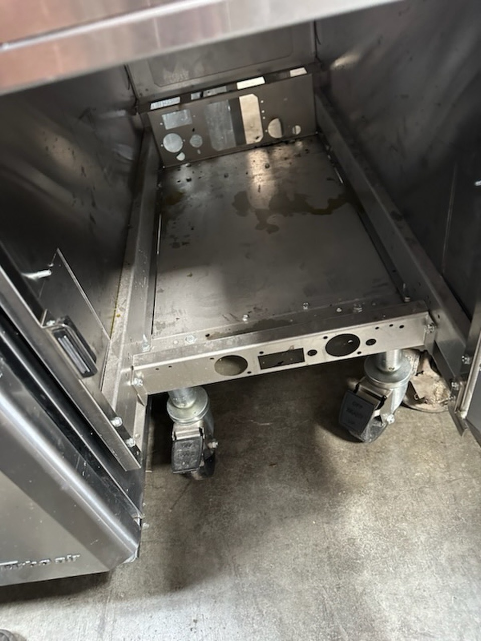 Pitco SSH55R Gas Fryer - 50 lb Vat, Floor Model, Natural Gas with dump station included combo. - Image 5