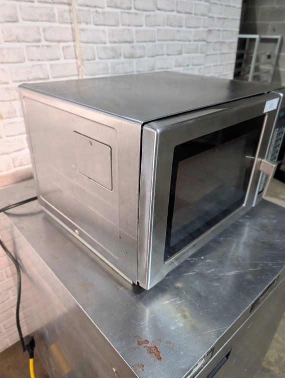 Amana Menumaster Commercial Microwave - Image 1