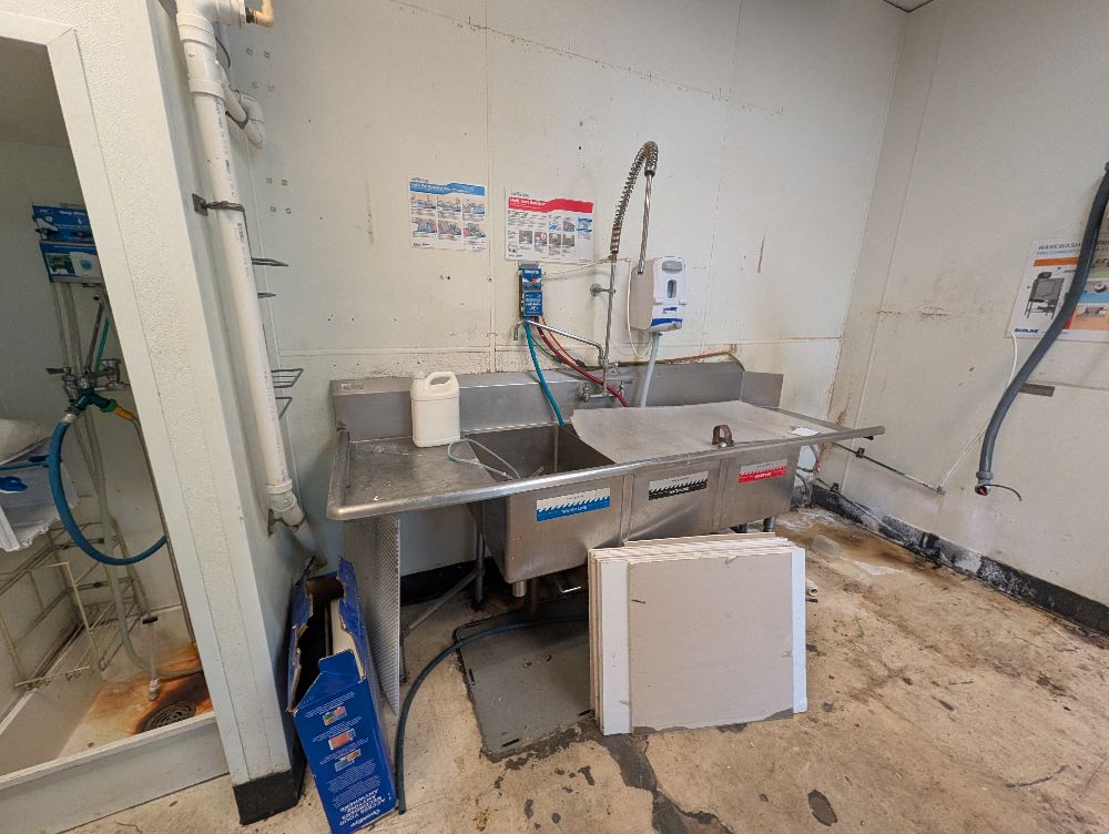 Stainless 3-Compartment Sink w/ Drainboards - Image 1