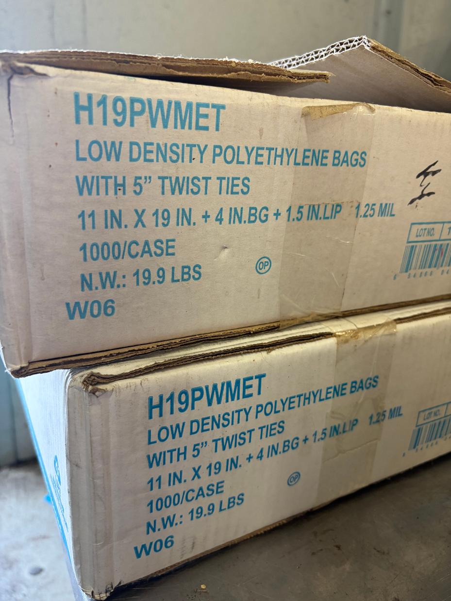 8Lb Twist-Tie Ice Bags - Image 3