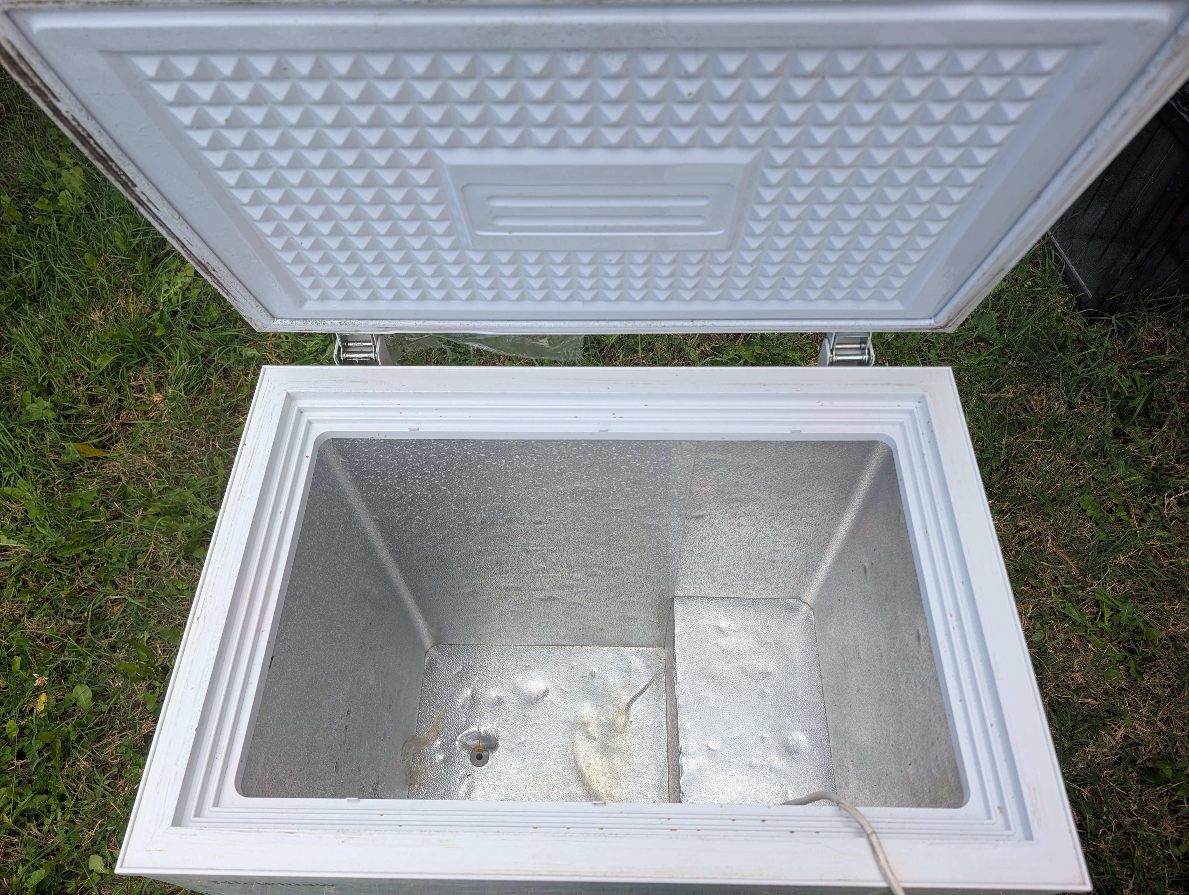 Nictemaw 5.3 cu ft (150 L) Chest Freezer, 115V - Image 2