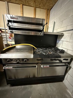 Garland Gas 4 Burner Range W/ Griddle & Salamander