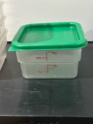 Food storage container 